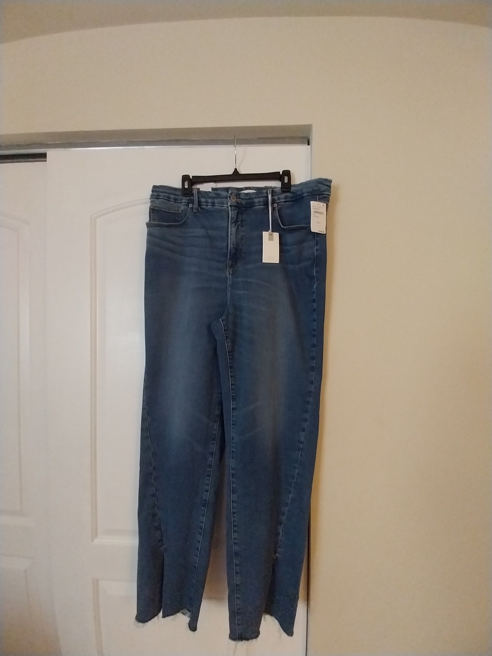 Good American Medium Blue High-Rise Tapered Jeans